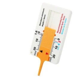 Zaparkorun Měřič hloubky dezénu