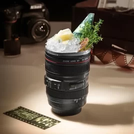 Zaparkorun Caniam – termo hrnek ve tvaru objektivu