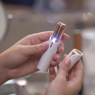 Zaparkorun Kapesní holicí strojek pro ženy ve tvaru rtěnky