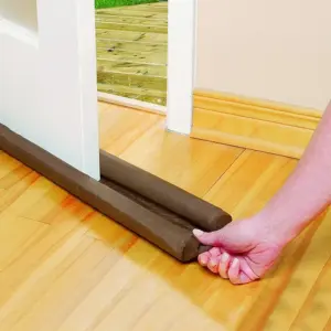 Chránič dveří a oken proti průvanu